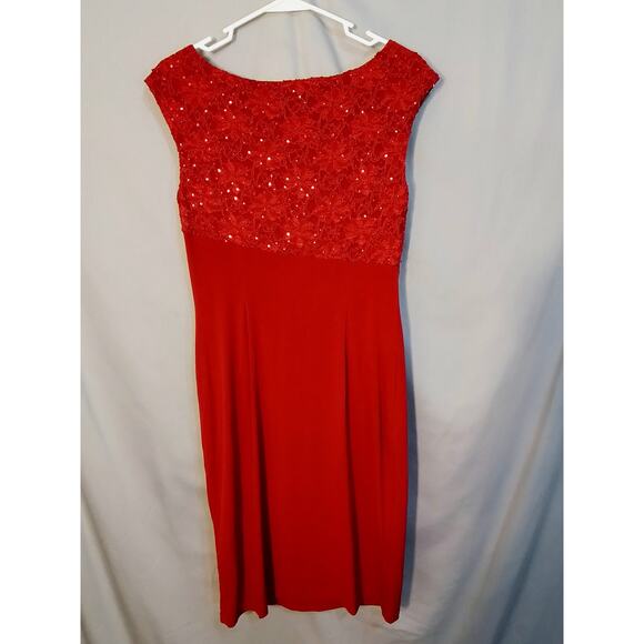 Connected Red dress - Picture 6 of 8